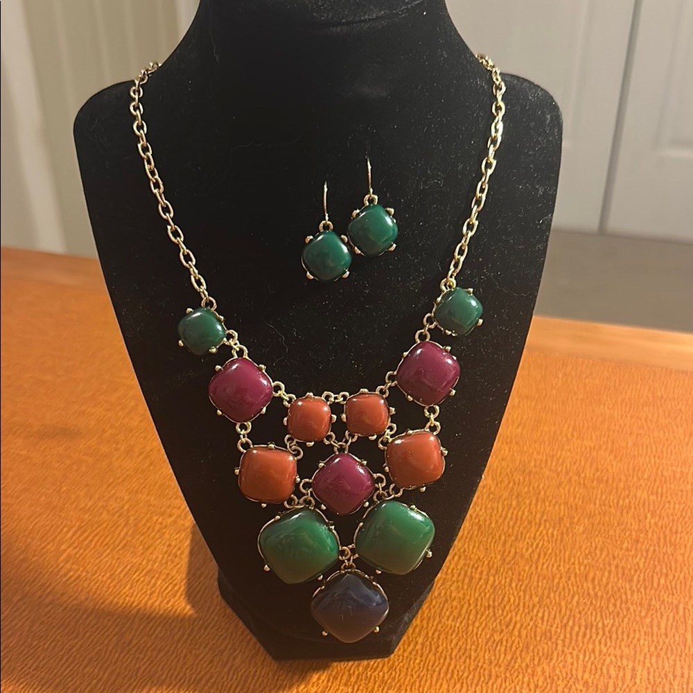 Elegant Multicolor Statement Necklace and Earrings Set